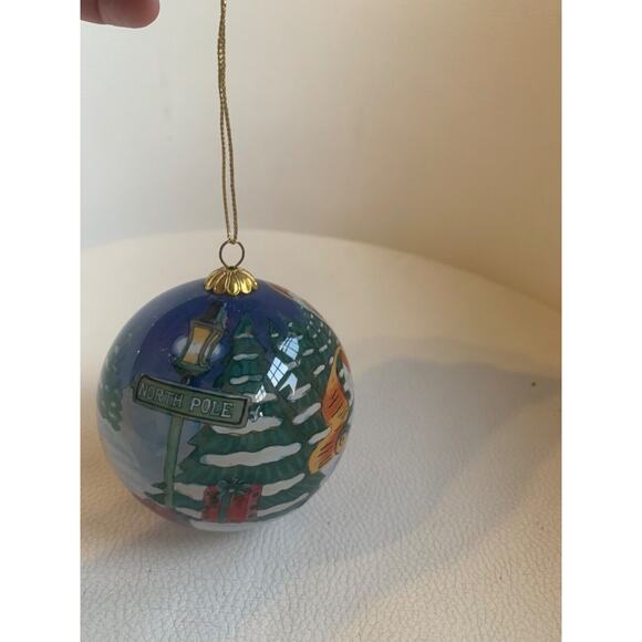 PIER 1 Li Bien Ornament 2004 Reverse Painted Glass Santa Claus North Pole - Picture 6 of 6